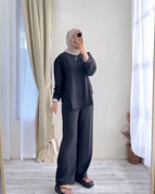 S / Black