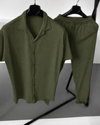 M / Green