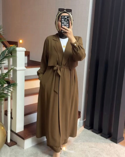 طقم نسائي من قميص وبنطال طويل على غرار المعطف